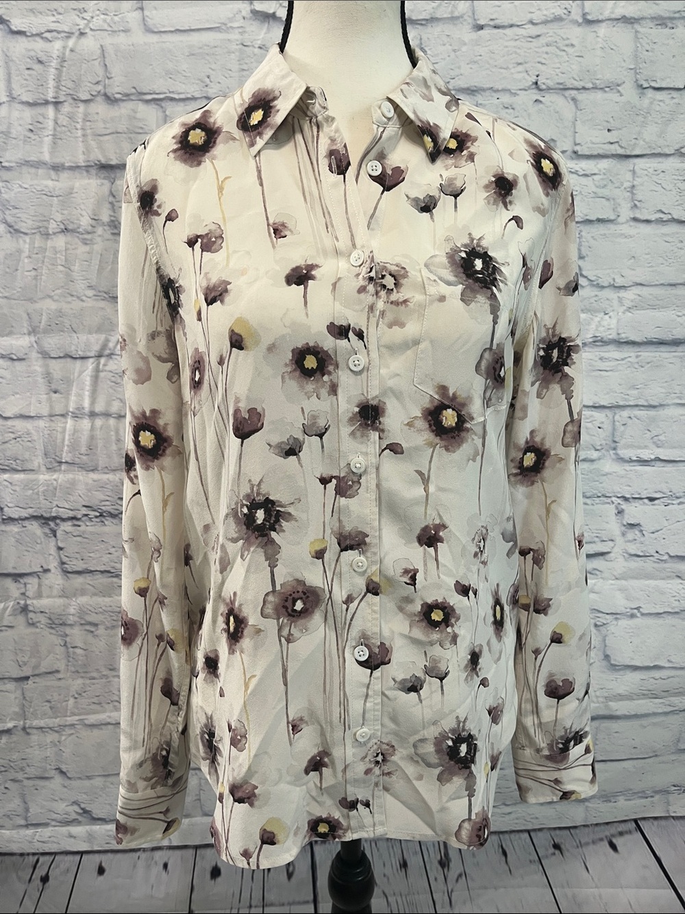 Equipment Femme Silk Blouse Purple Floral Size XS Button Down
